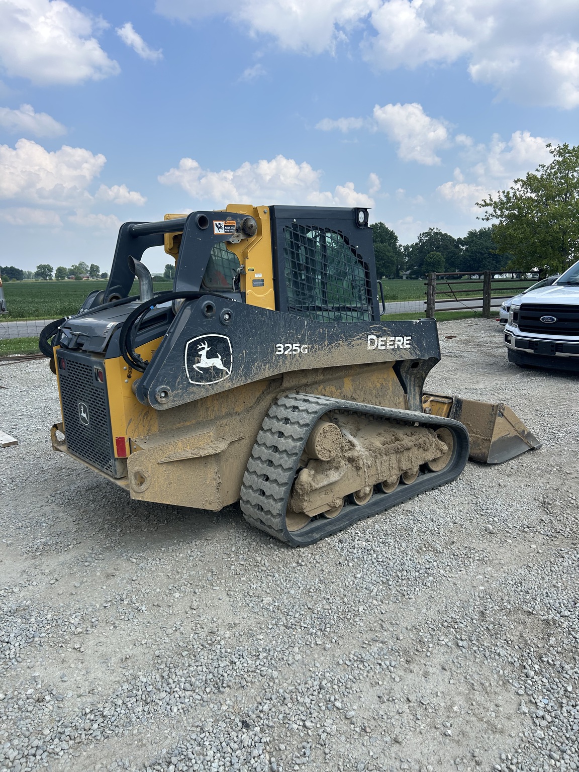 2020 John Deere 325G Image 7