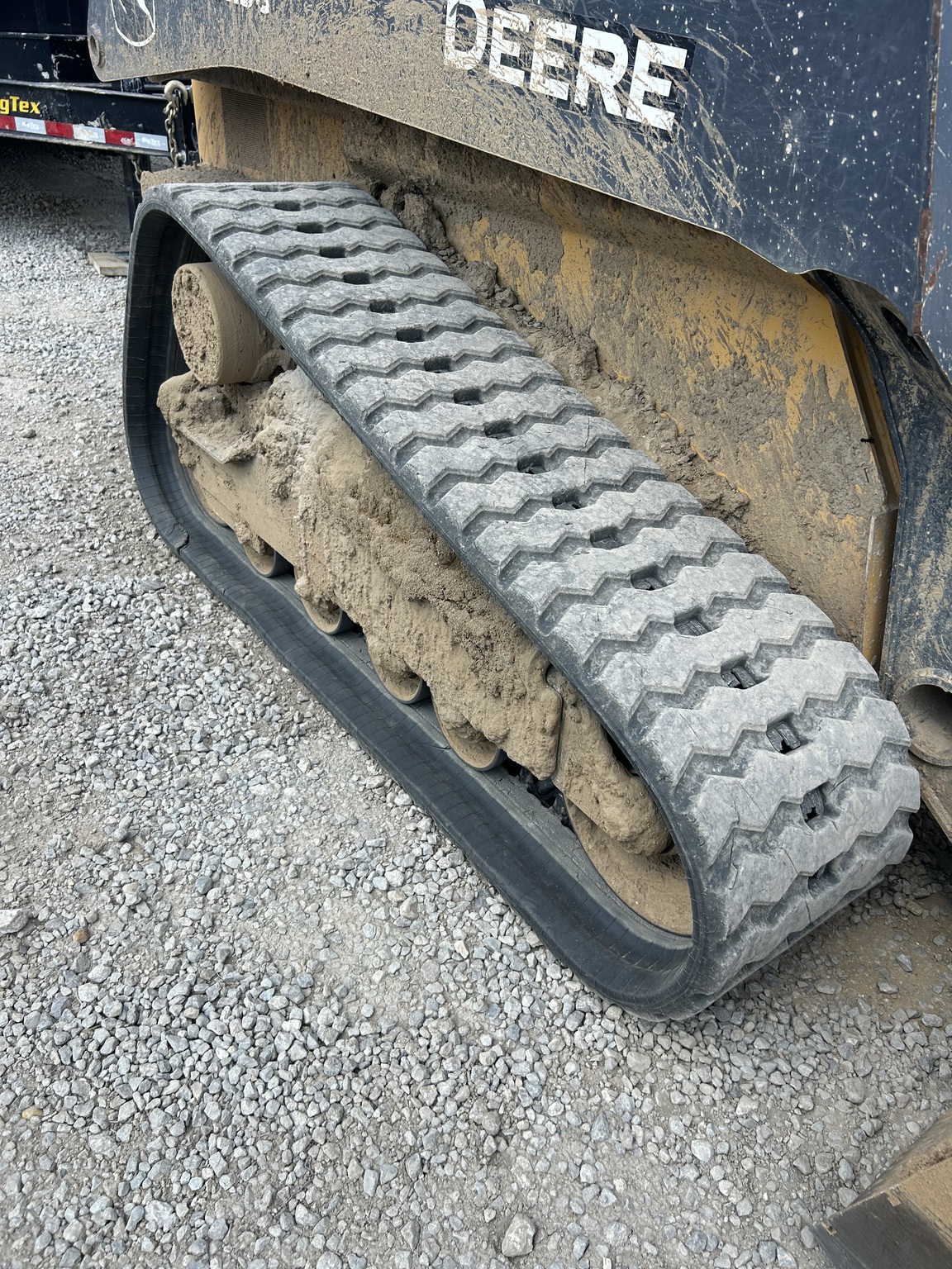 2020 John Deere 325G Image 10