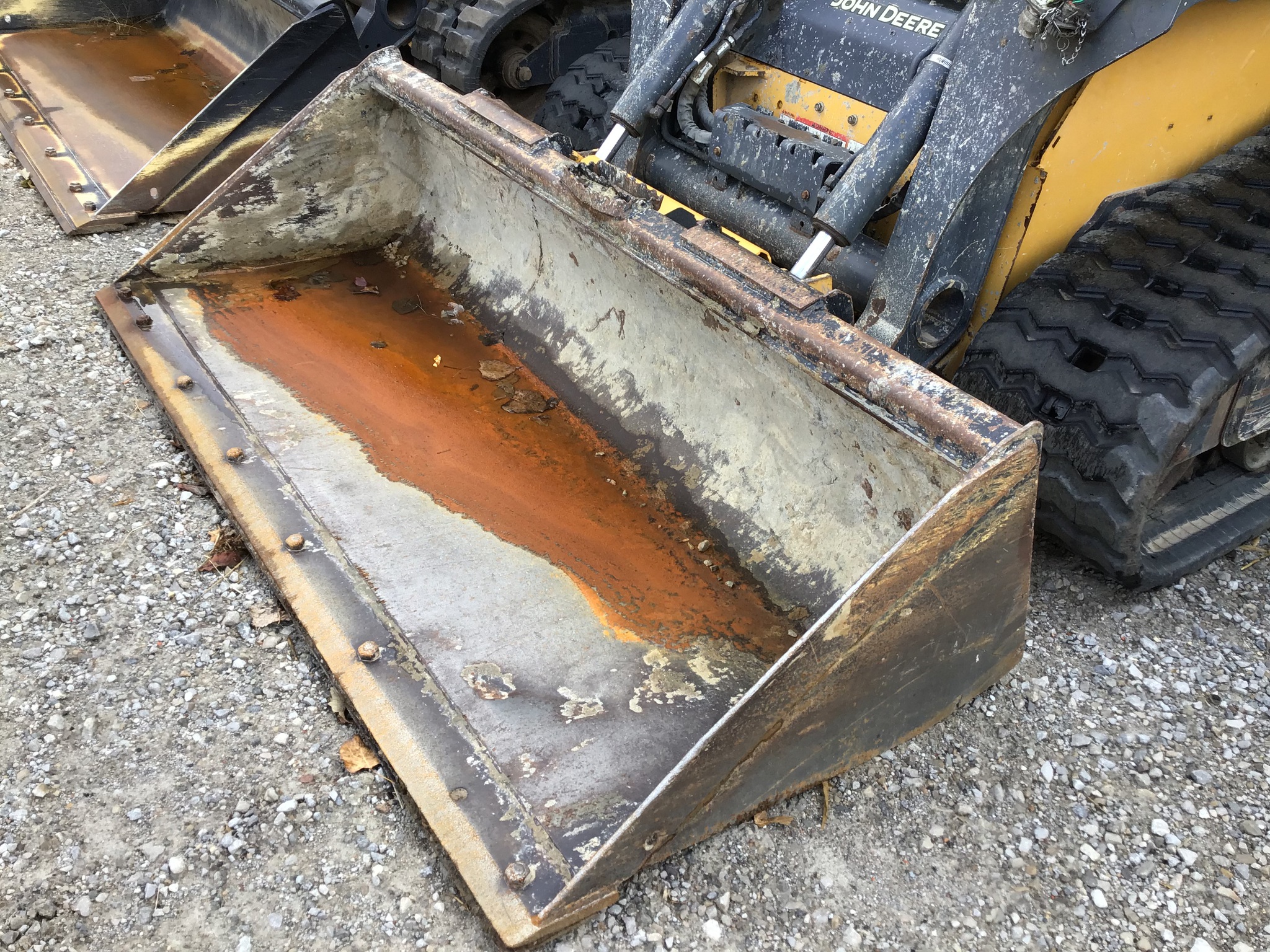 2020 John Deere 325G Image 10