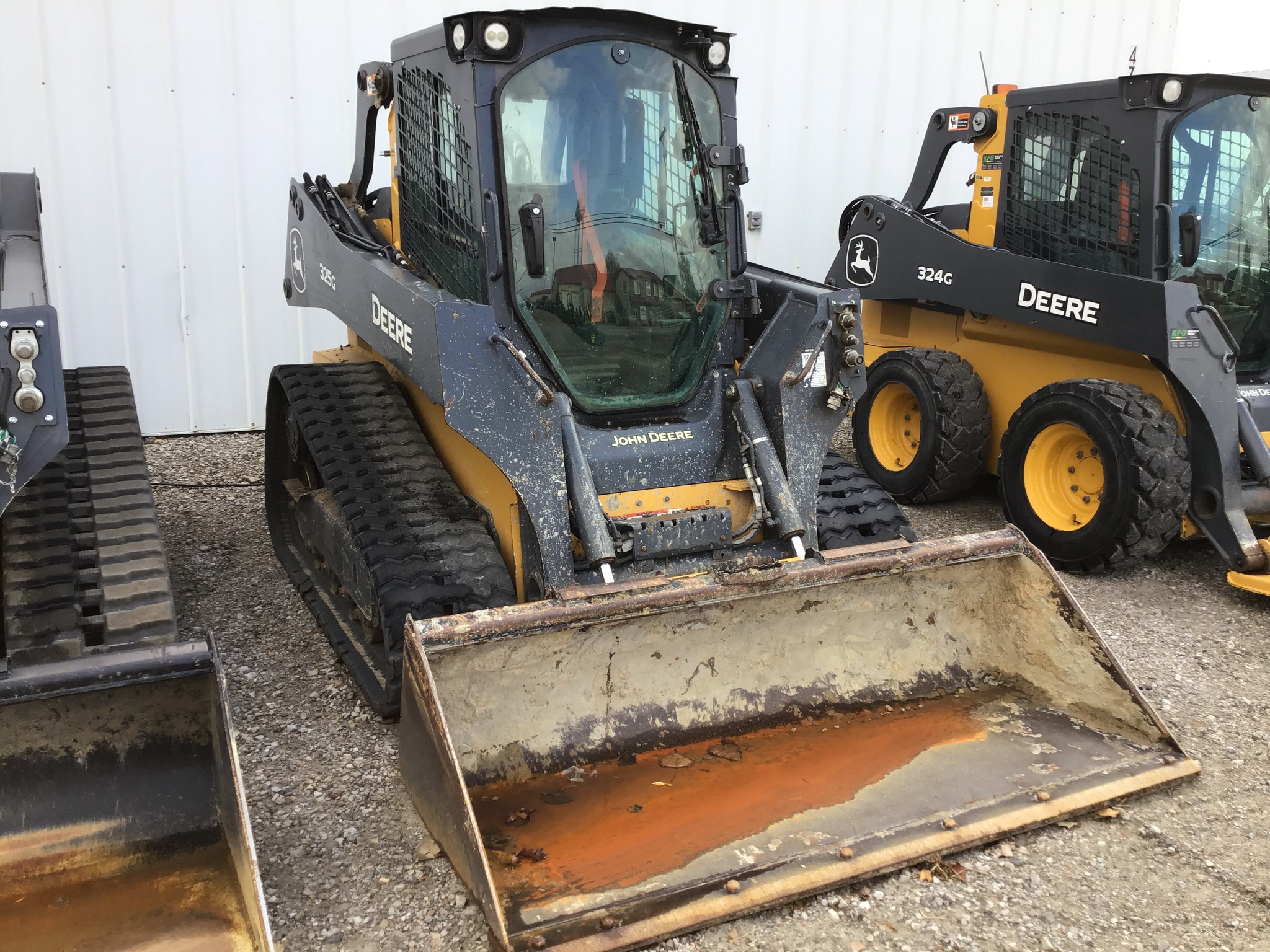 2020 John Deere 325G Image 1