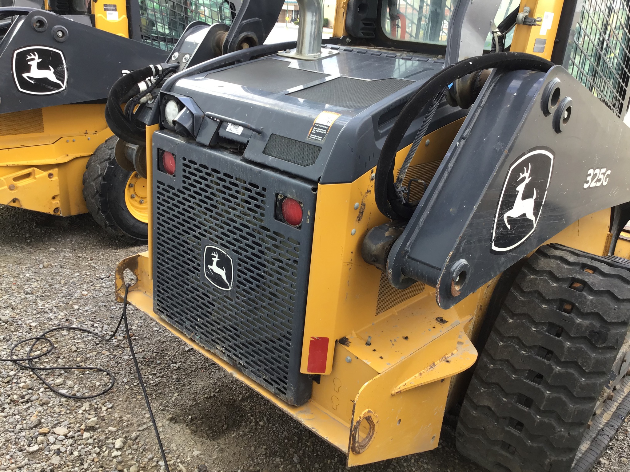 2020 John Deere 325G Image 3