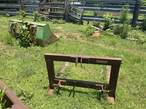 UNKNOWN REAR HAY FORKS