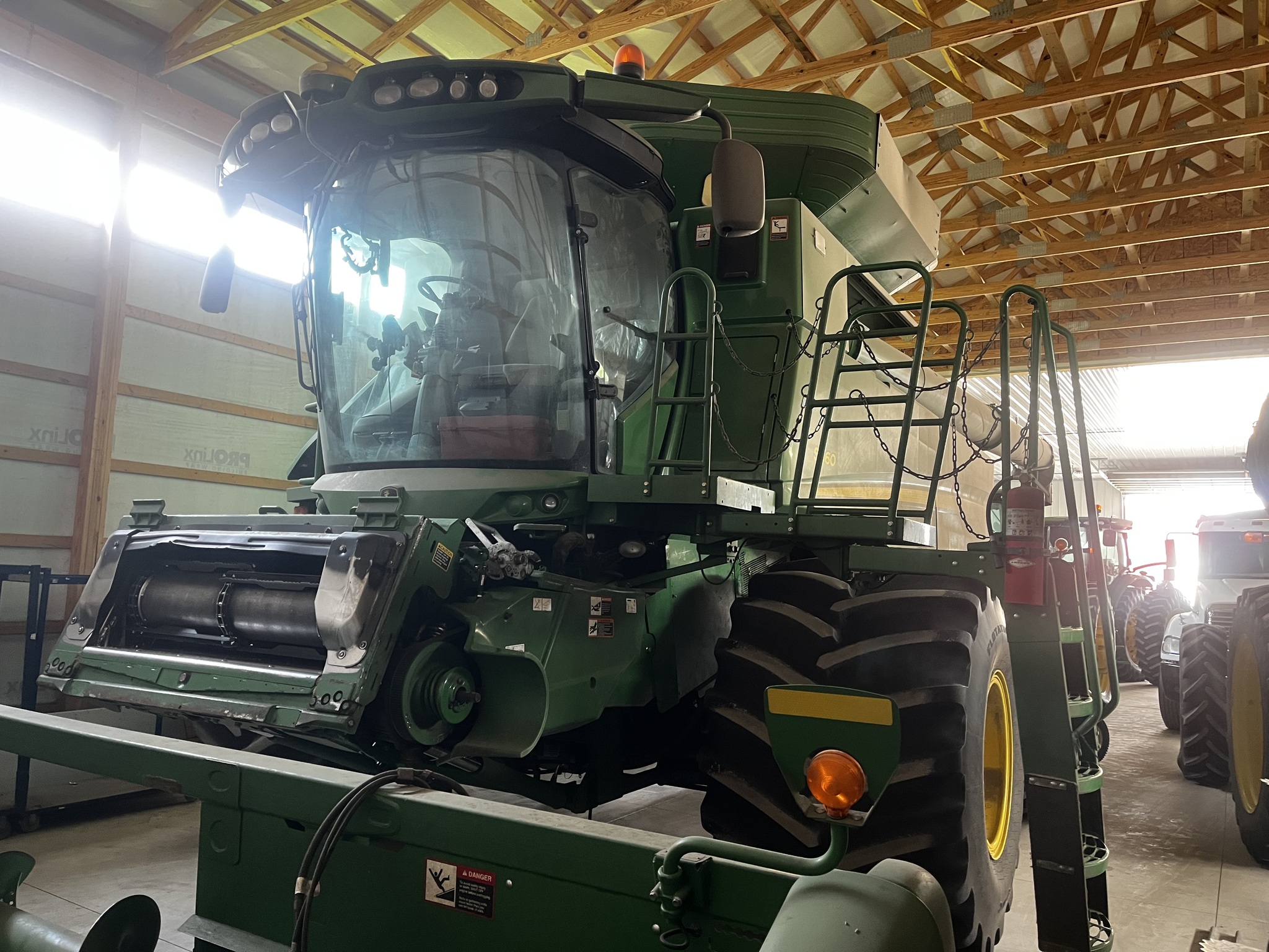 2013 John Deere S660 Image 24
