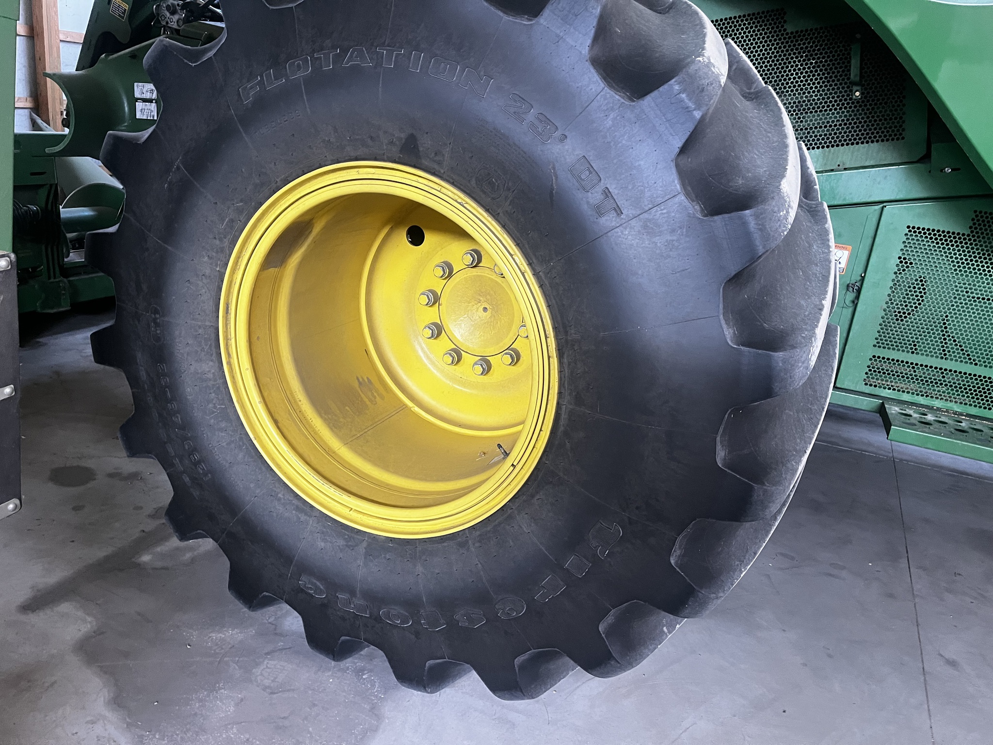 2013 John Deere S660 Image 28