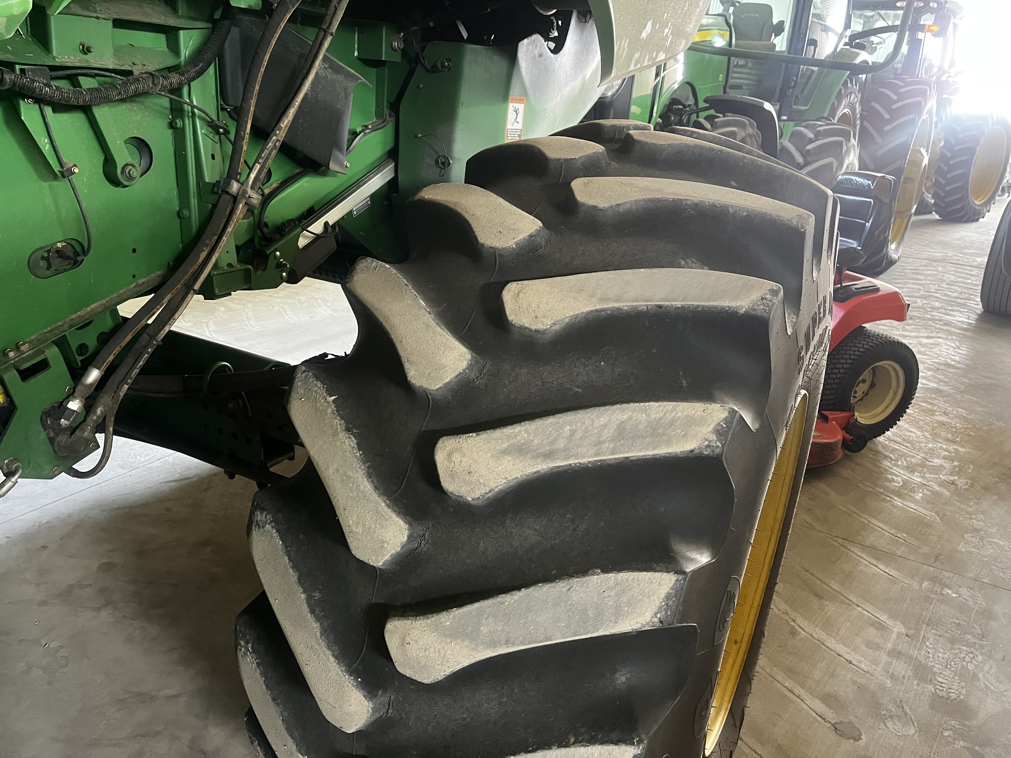 2013 John Deere S660 Image 26