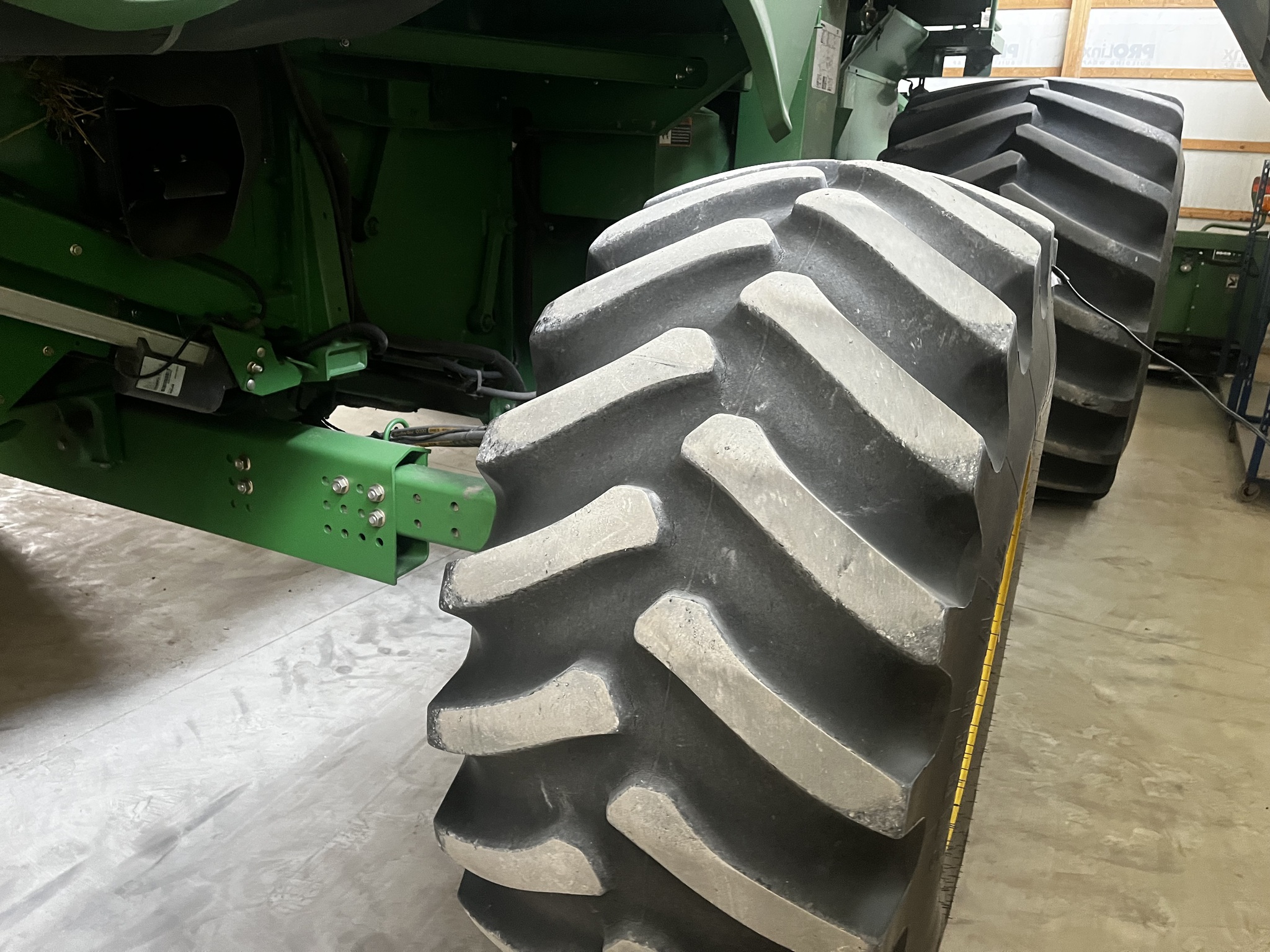 2013 John Deere S660 Image 20