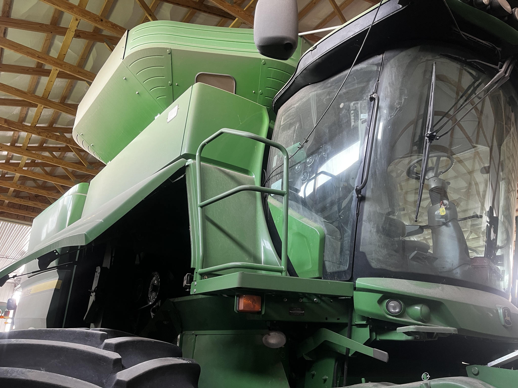 2013 John Deere S660 Image 10