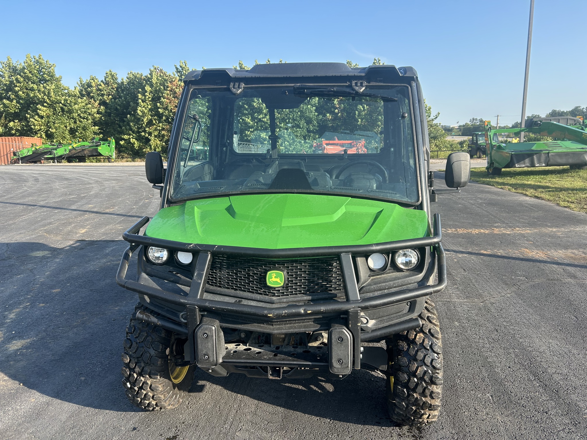  2023 John Deere XUV 865M at Heritage Tractor in Anderson, MO