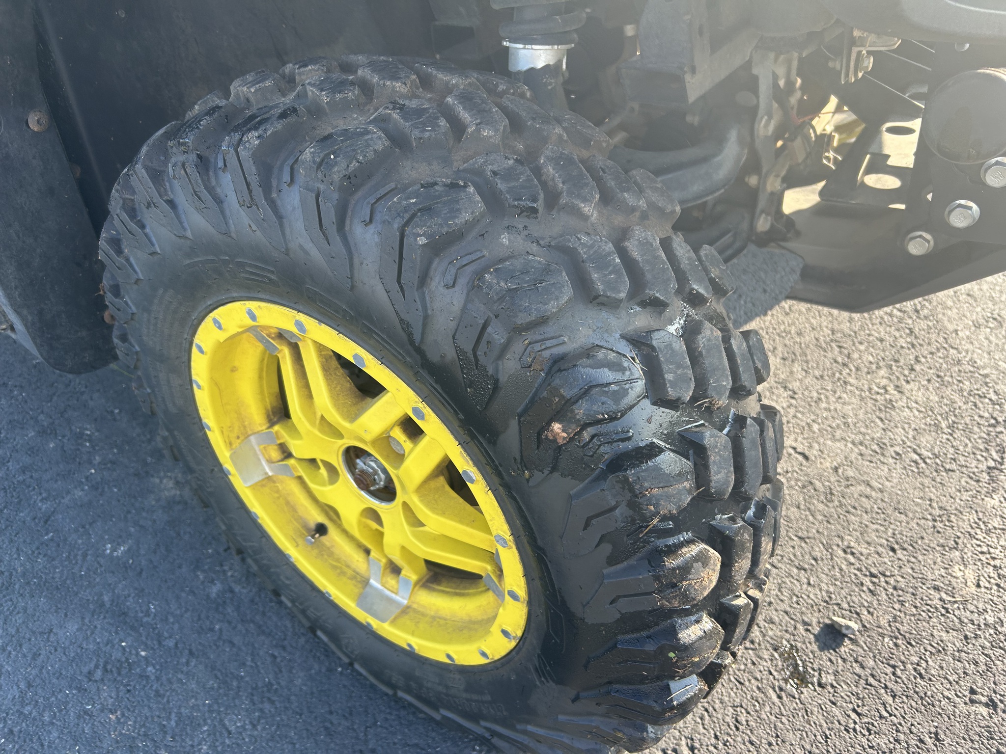  2023 John Deere XUV 865M at Heritage Tractor in Anderson, MO
