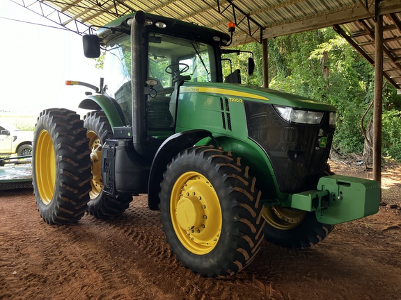 2014 John Deere 7200R