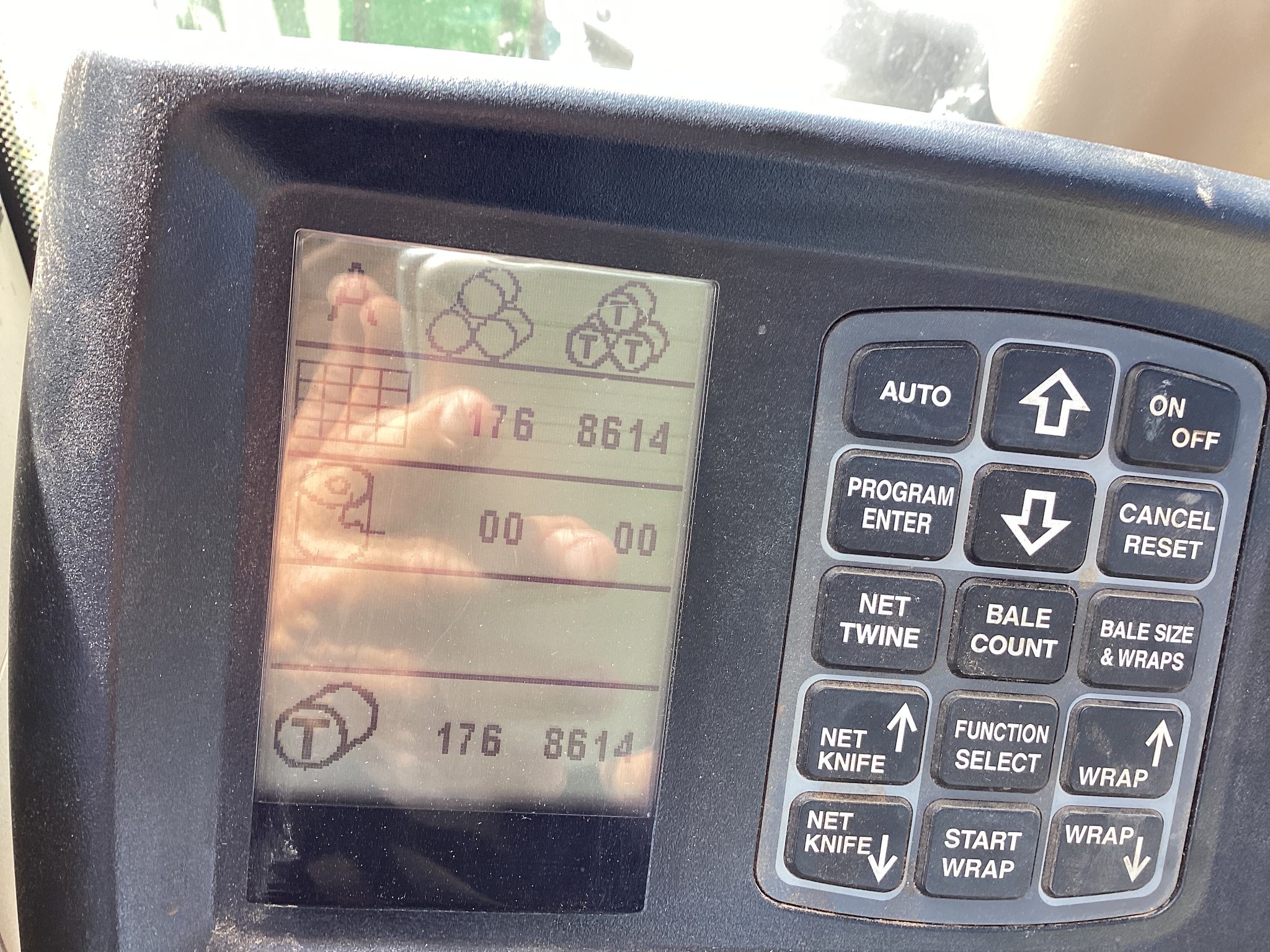 2022 New Holland Rollbelt 560 Image 7