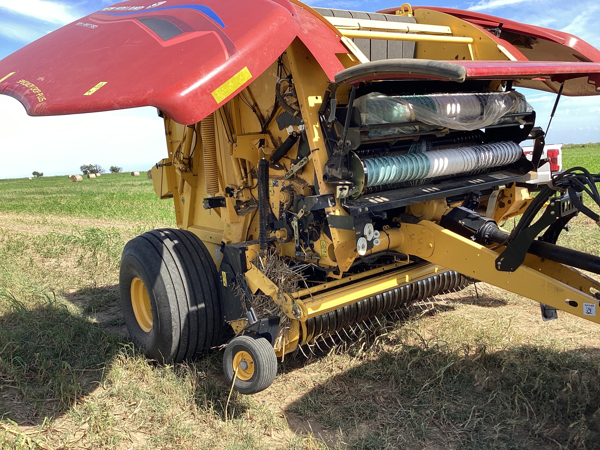 2022 New Holland Rollbelt 560 Image 14