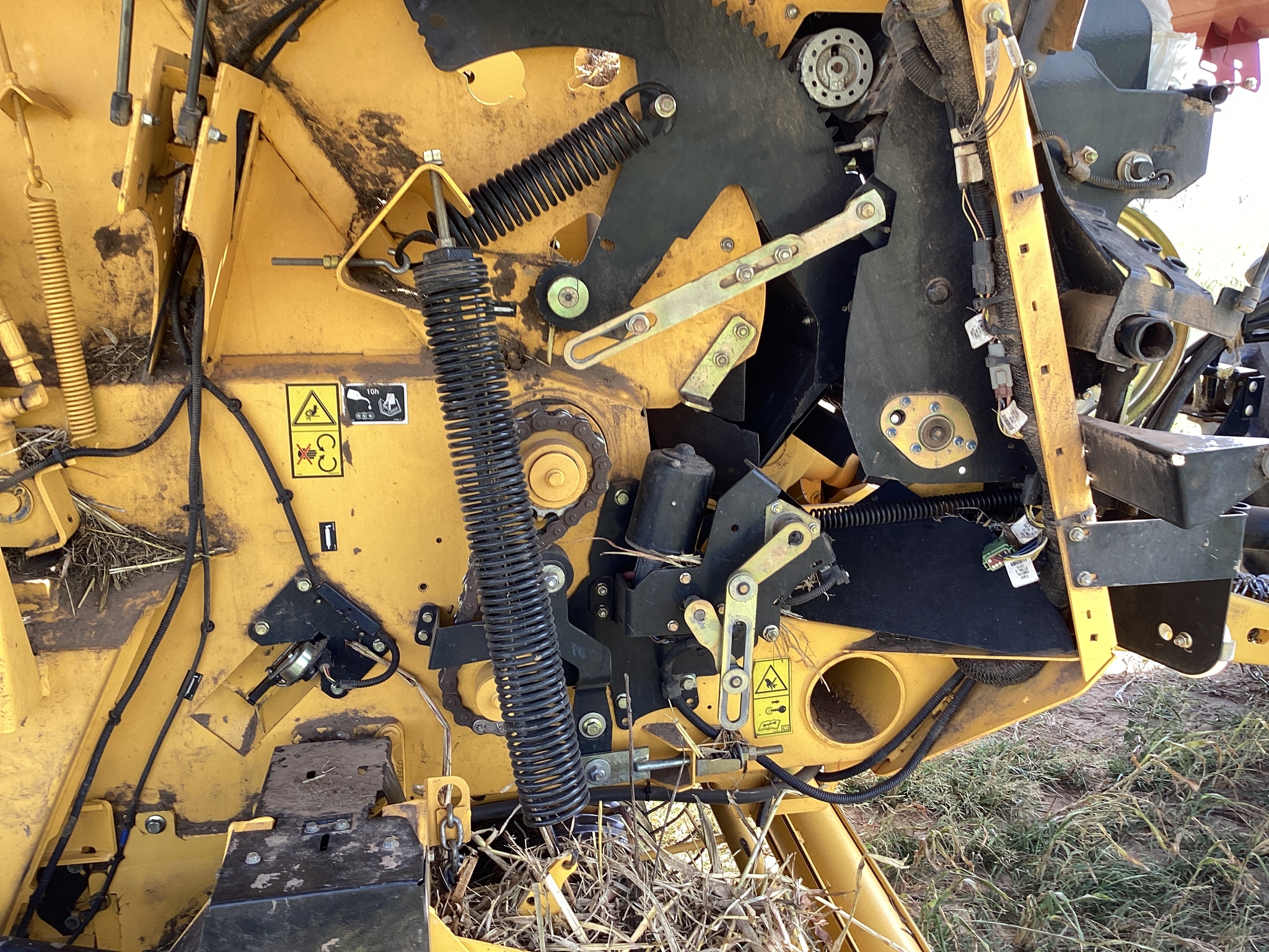 2022 New Holland Rollbelt 560 Image 12