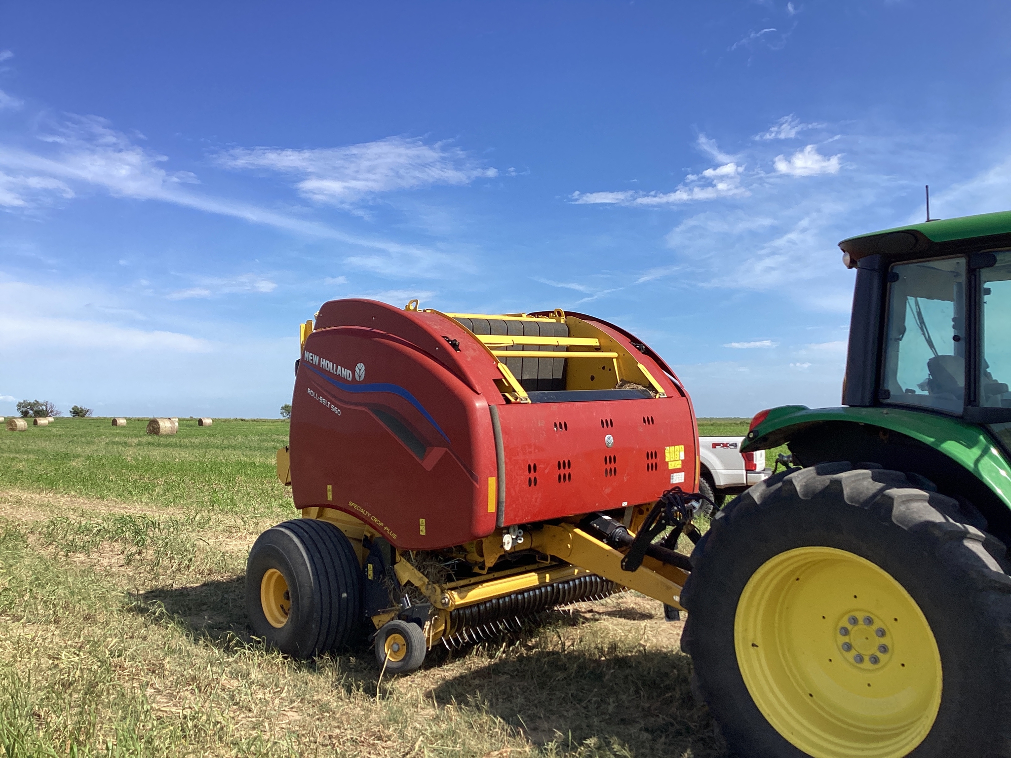 2022 New Holland Rollbelt 560 Image 3