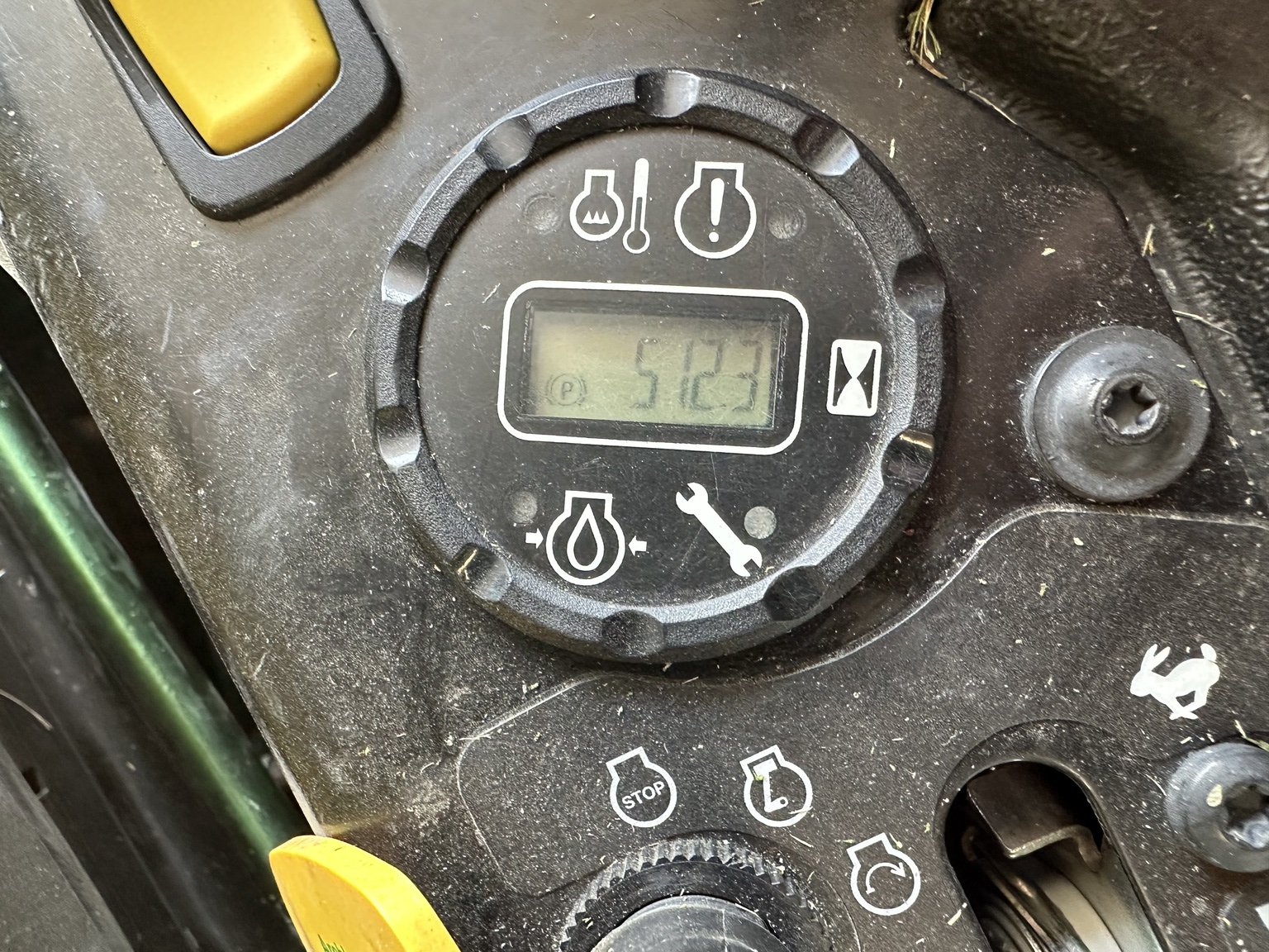 2021 John Deere Z950R Image 12