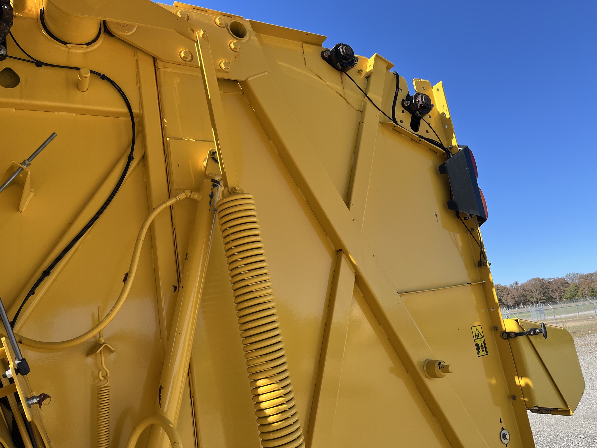 2023 New Holland Rollbelt 460 Image 8