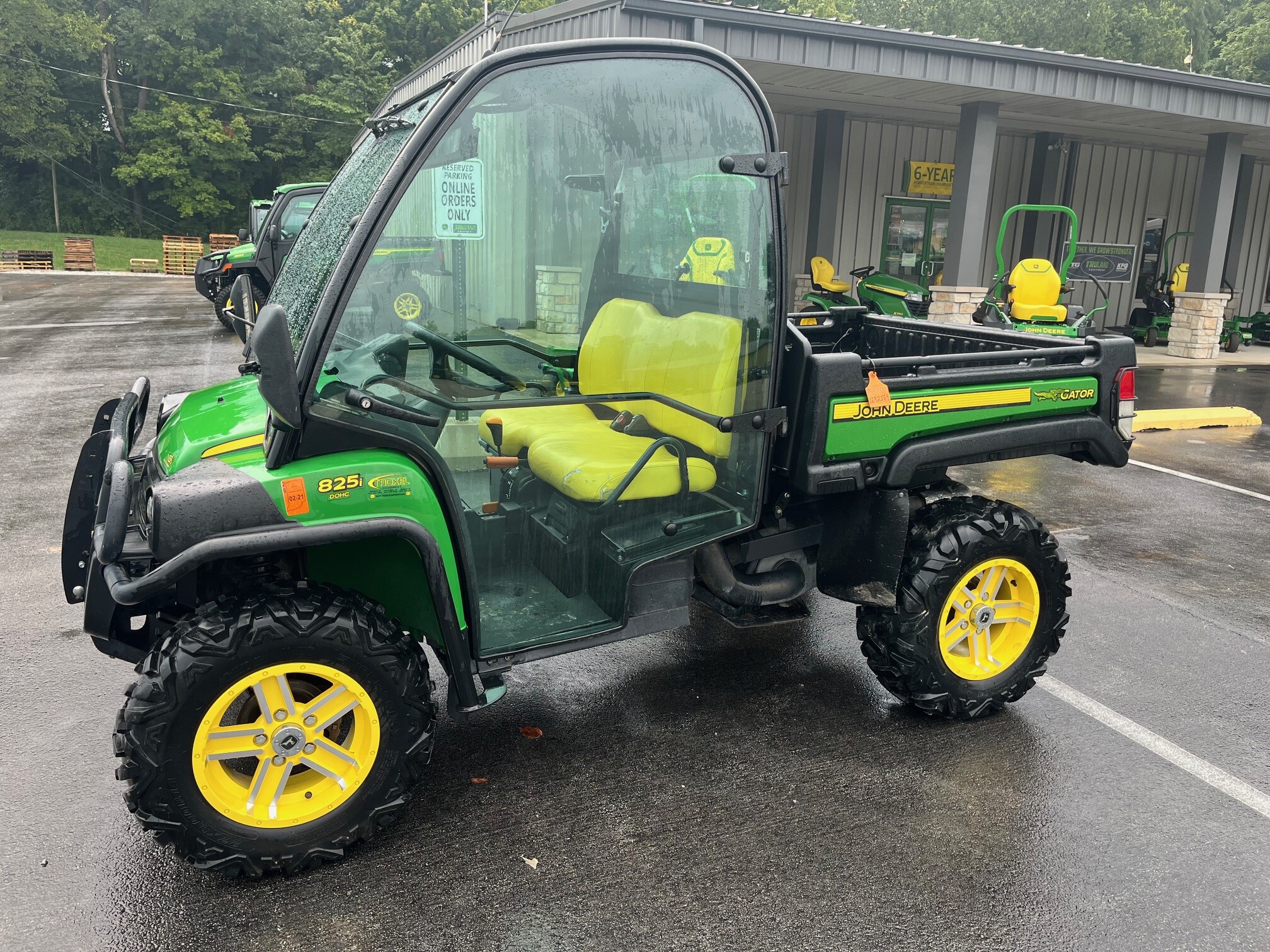 2012 John Deere XUV 825I GREEN Image 1