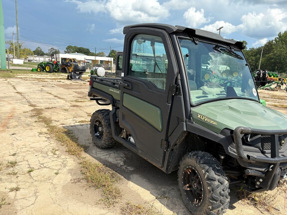2020 John Deere XUV835R Photo 2