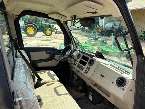 2020 John Deere XUV835R Photo 5
