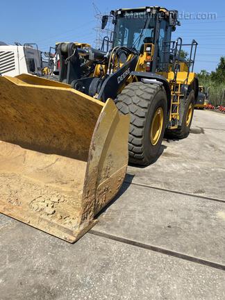 744 X-Tier | Wheel Loader | John Deere