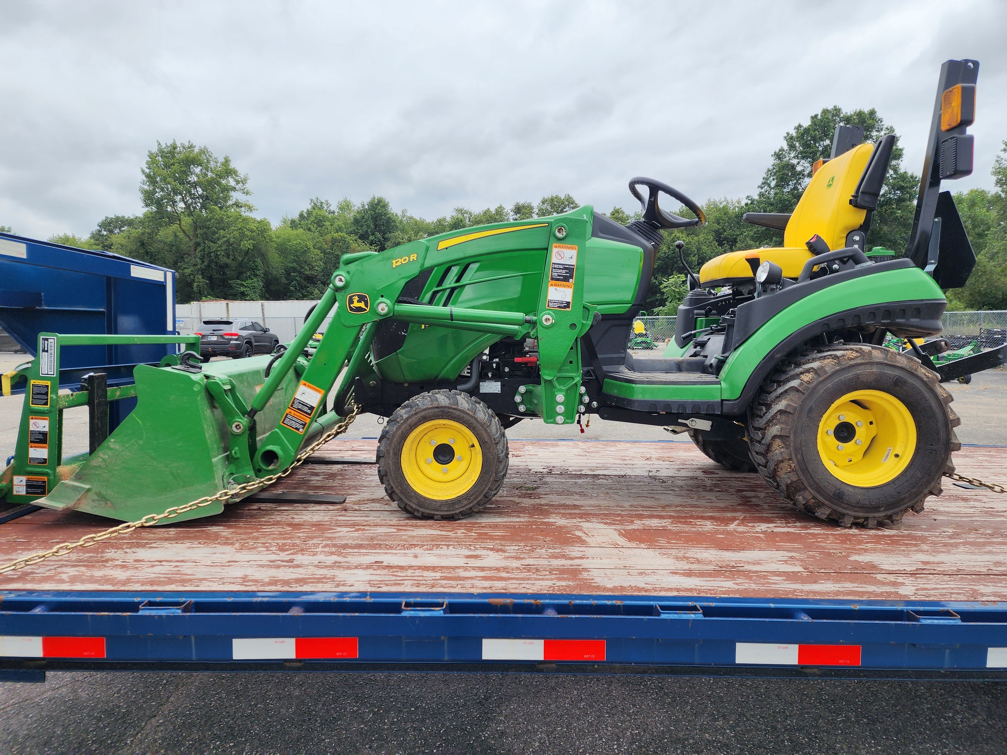 2022 John Deere 1025R Image 1