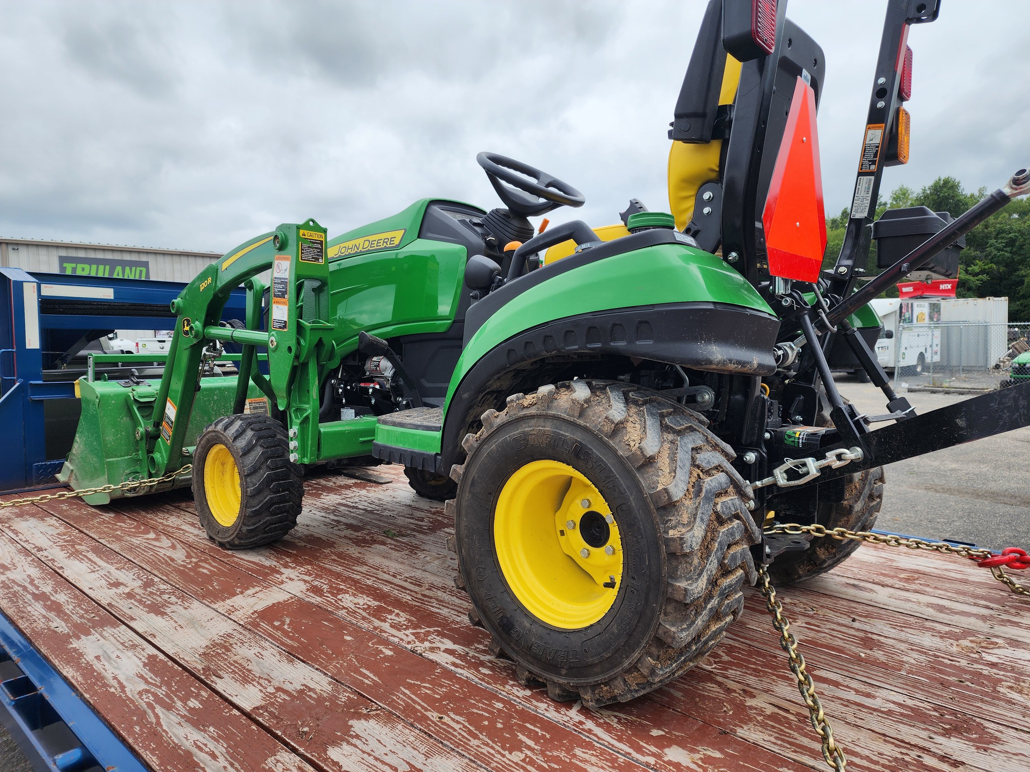 2022 John Deere 1025R Image 3