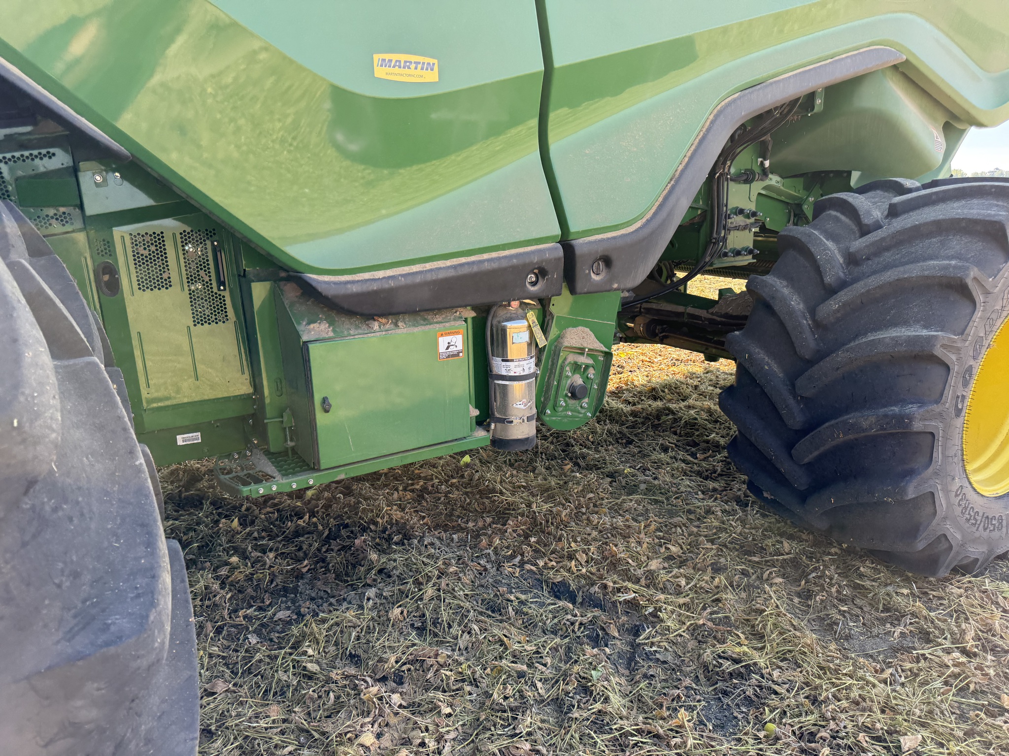  2022 John Deere X9 1100 at Heritage Tractor in Roanoke, IL