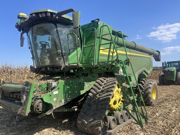 Photo of 2022 John Deere X9 1100