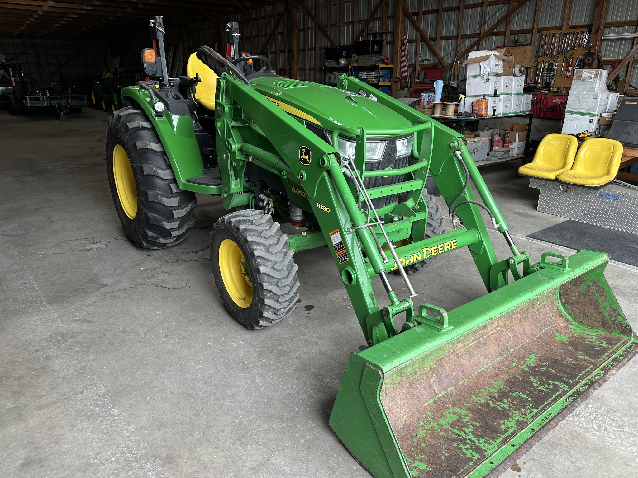2015 John Deere 4052R