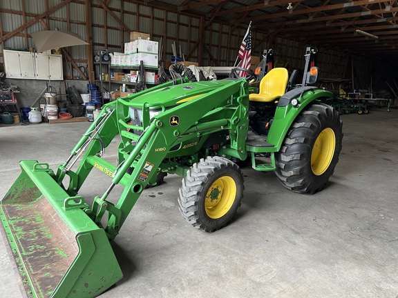 Photo of 2015 John Deere 4052R