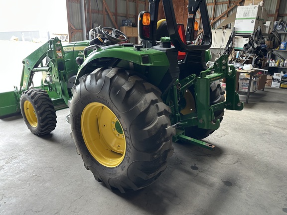 Photo of 2015 John Deere 4052R