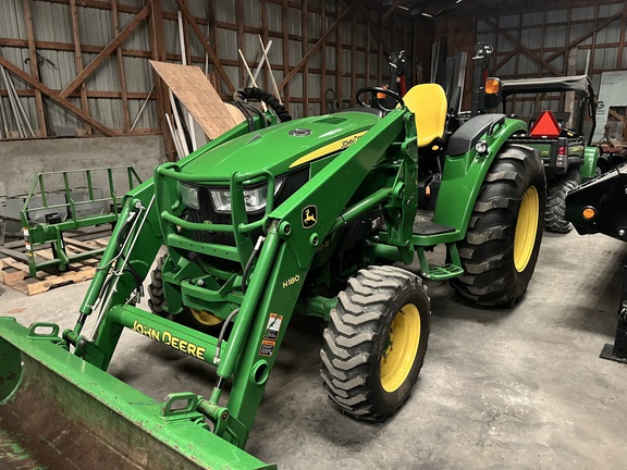 Photo of 2015 John Deere 4052R