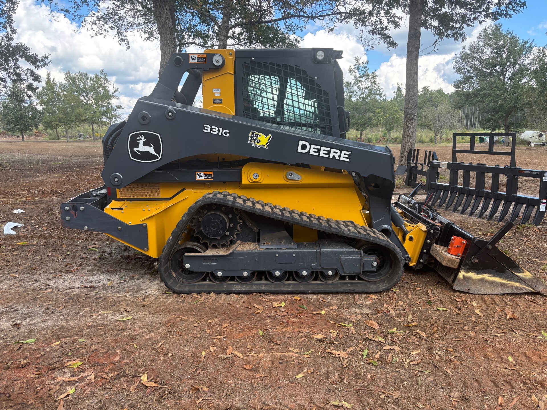 2023 John Deere 331G Image 2