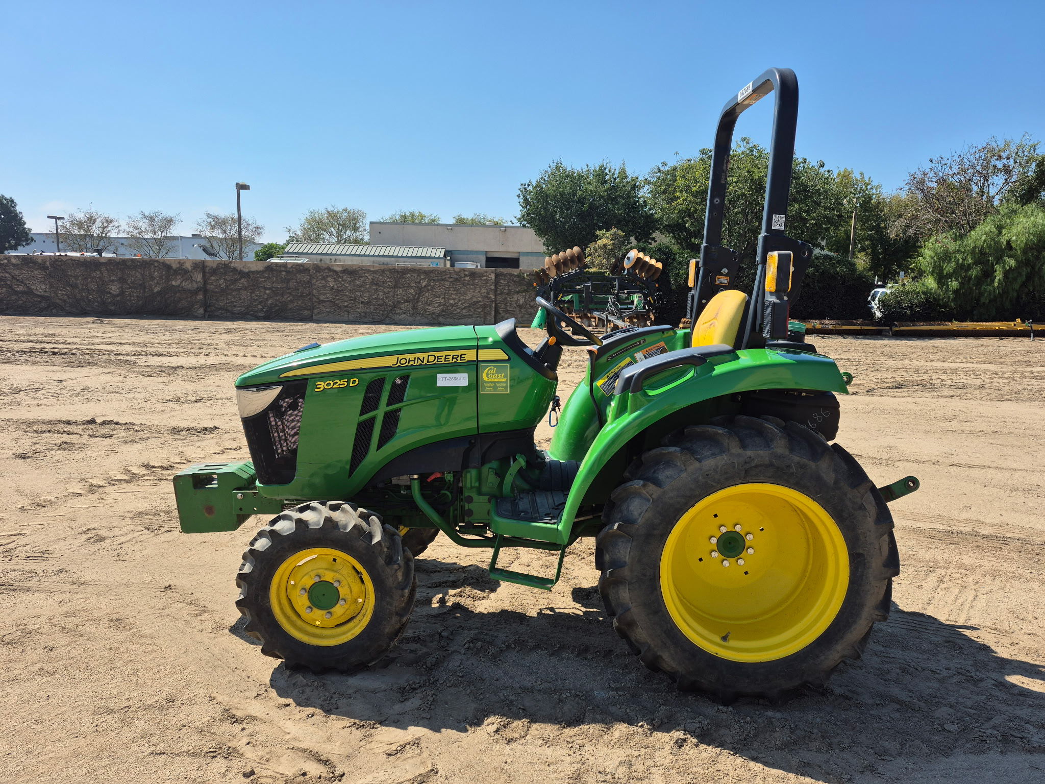 2021 John Deere 3025D Image 2