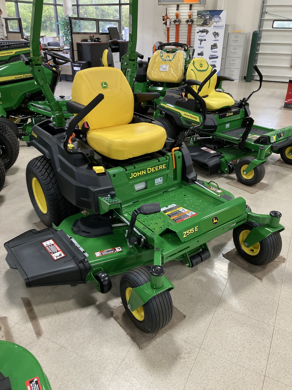 2025 John Deere Z320R Image 1