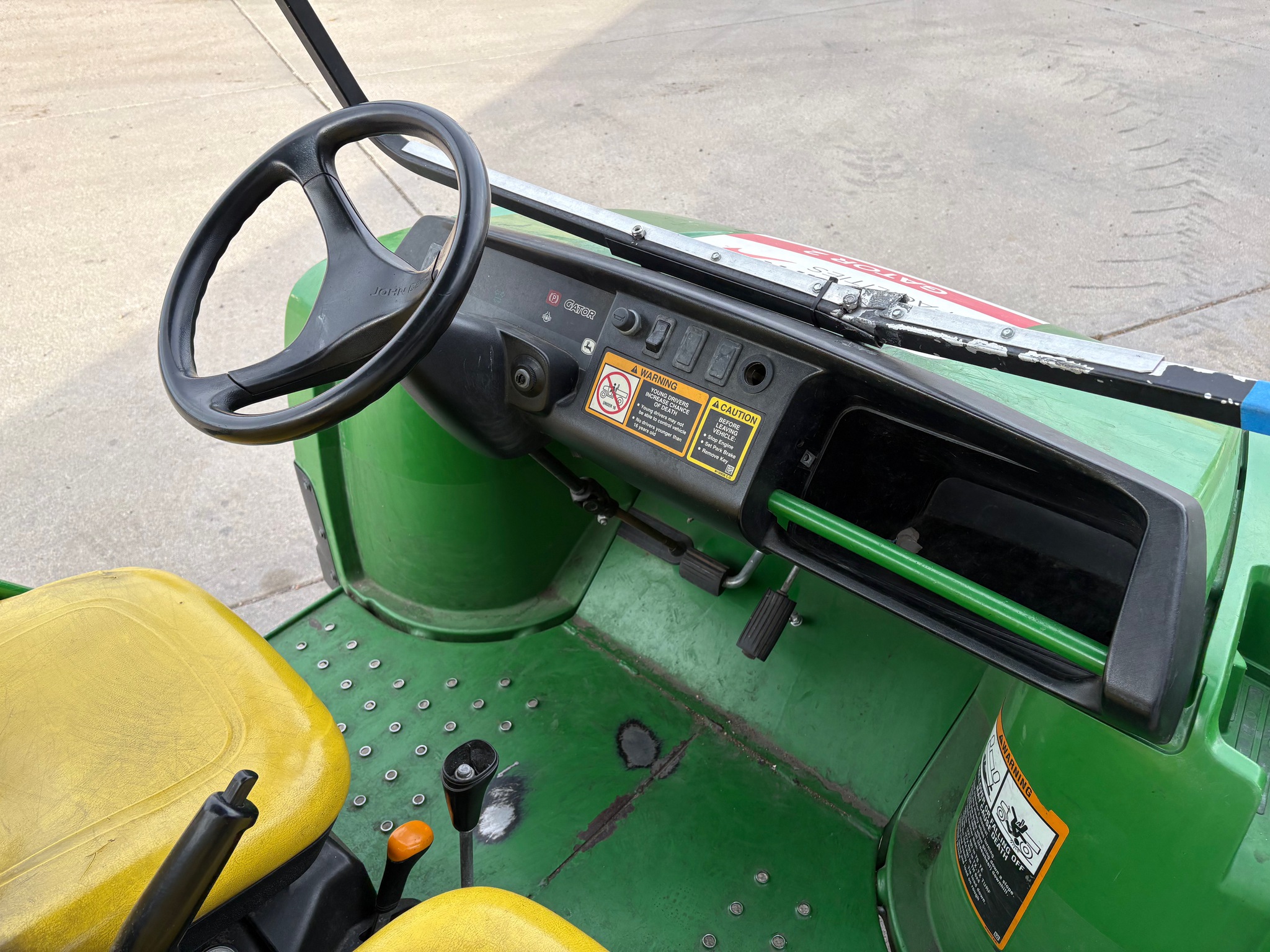 2019 John Deere TH 6X4 Image 6