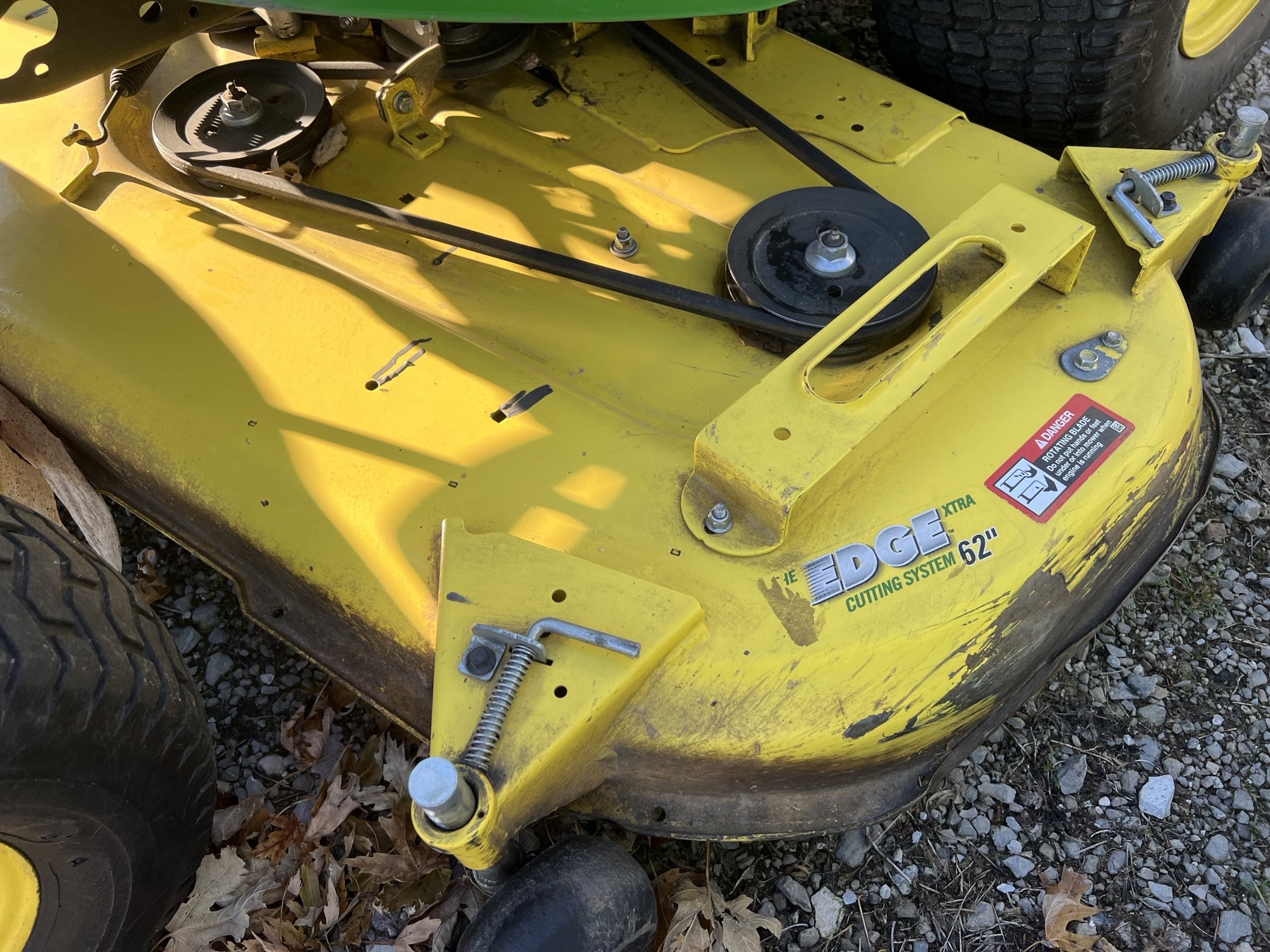 2017 John Deere X750 Image 6