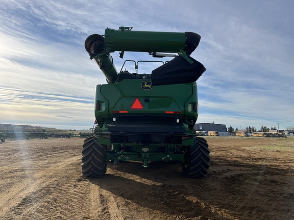 Used 2025 John Deere X9 1100 Combines at Horizon Ag & Turf in High Prairie, AB - Photo12