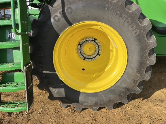 Used 2025 John Deere X9 1100 Combines at Horizon Ag & Turf in High Prairie, AB - Photo16