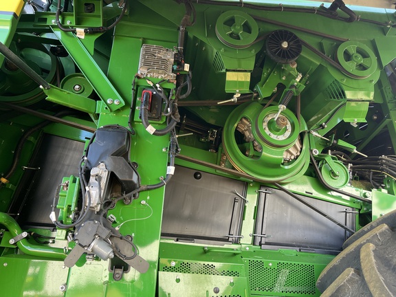 Used 2025 John Deere X9 1100 Combines at Horizon Ag & Turf in High Prairie, AB - Photo25