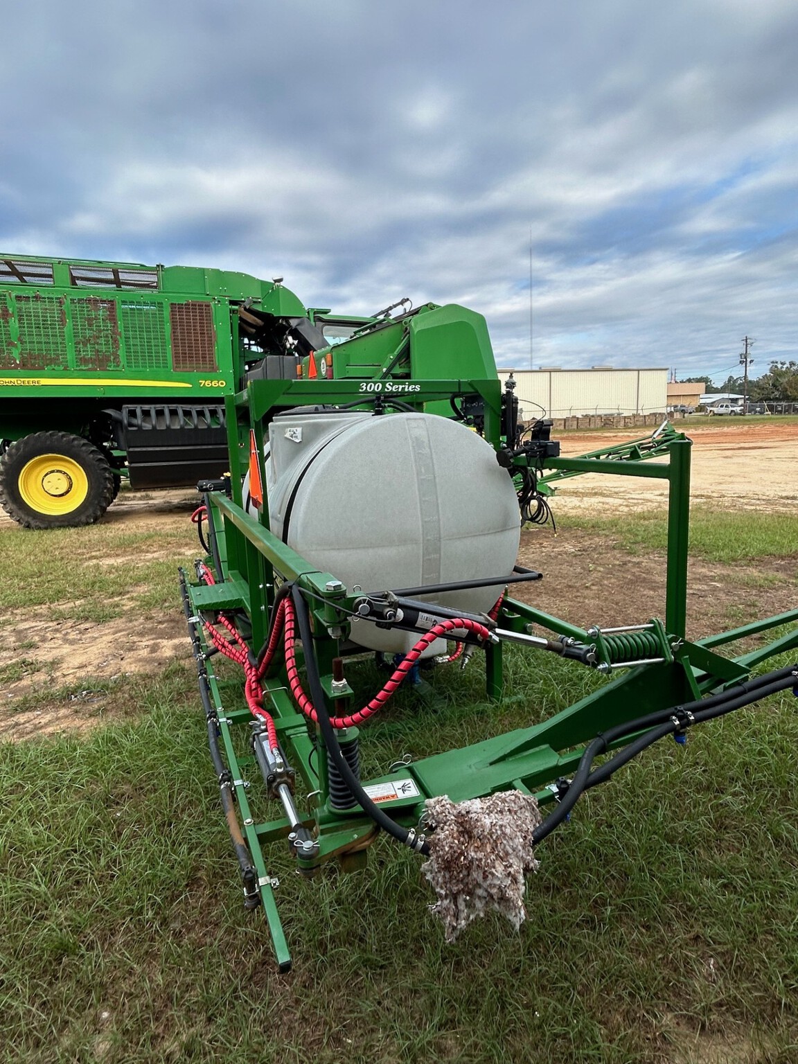 2024 LMC 300 Image 3