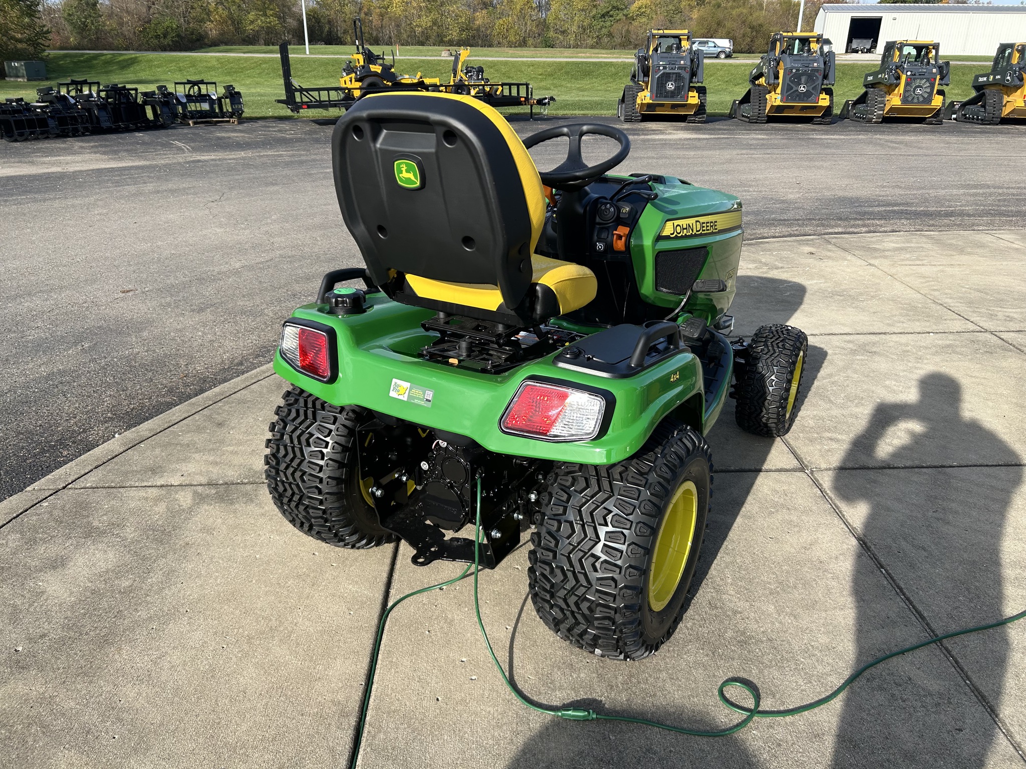 2025 John Deere X758 Image 3