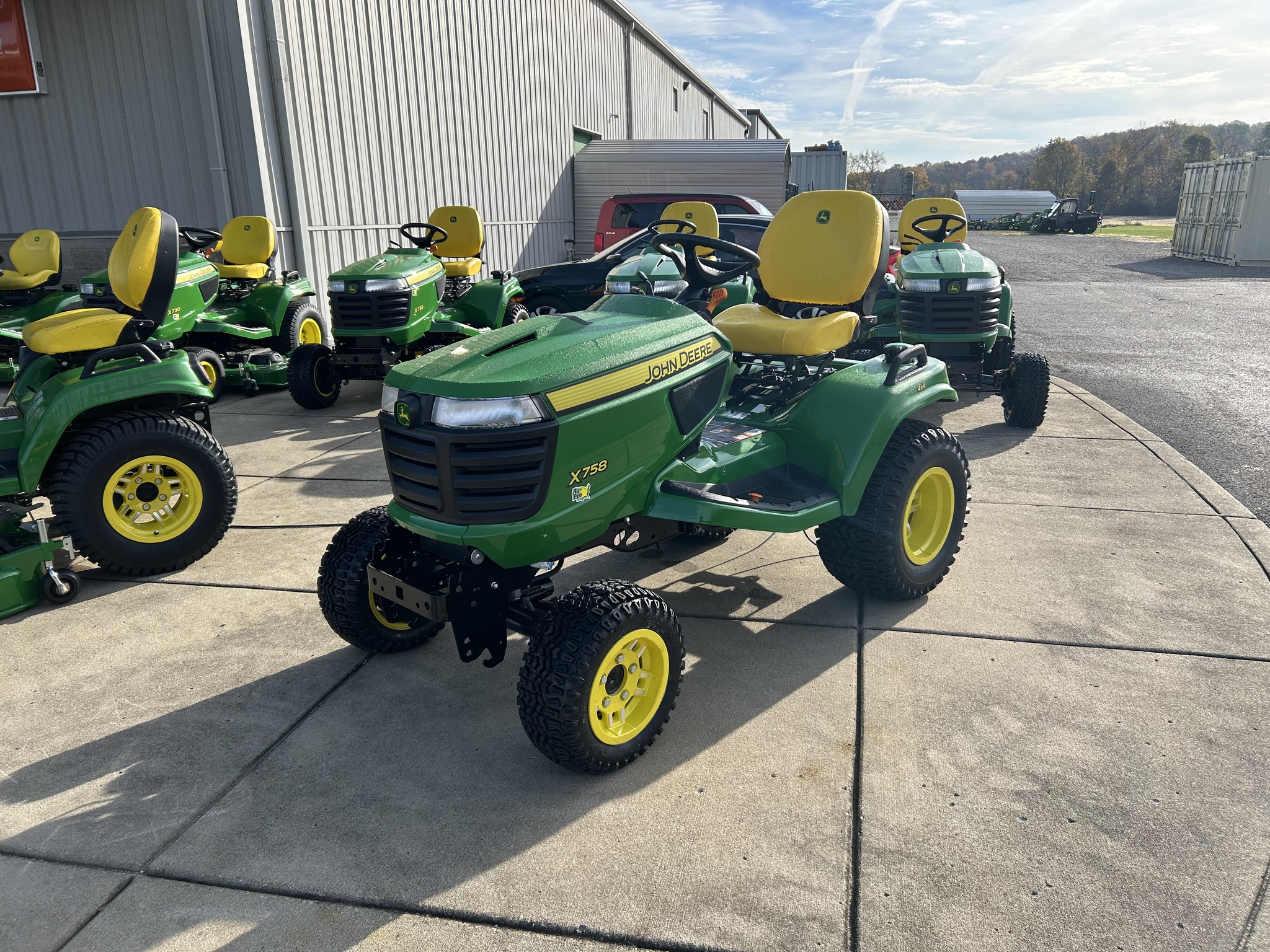2025 John Deere X758 Image 5