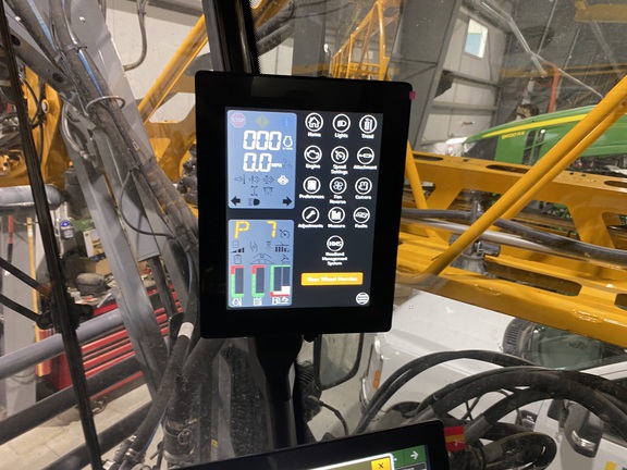 2025 Hagie STS12 - Photo11