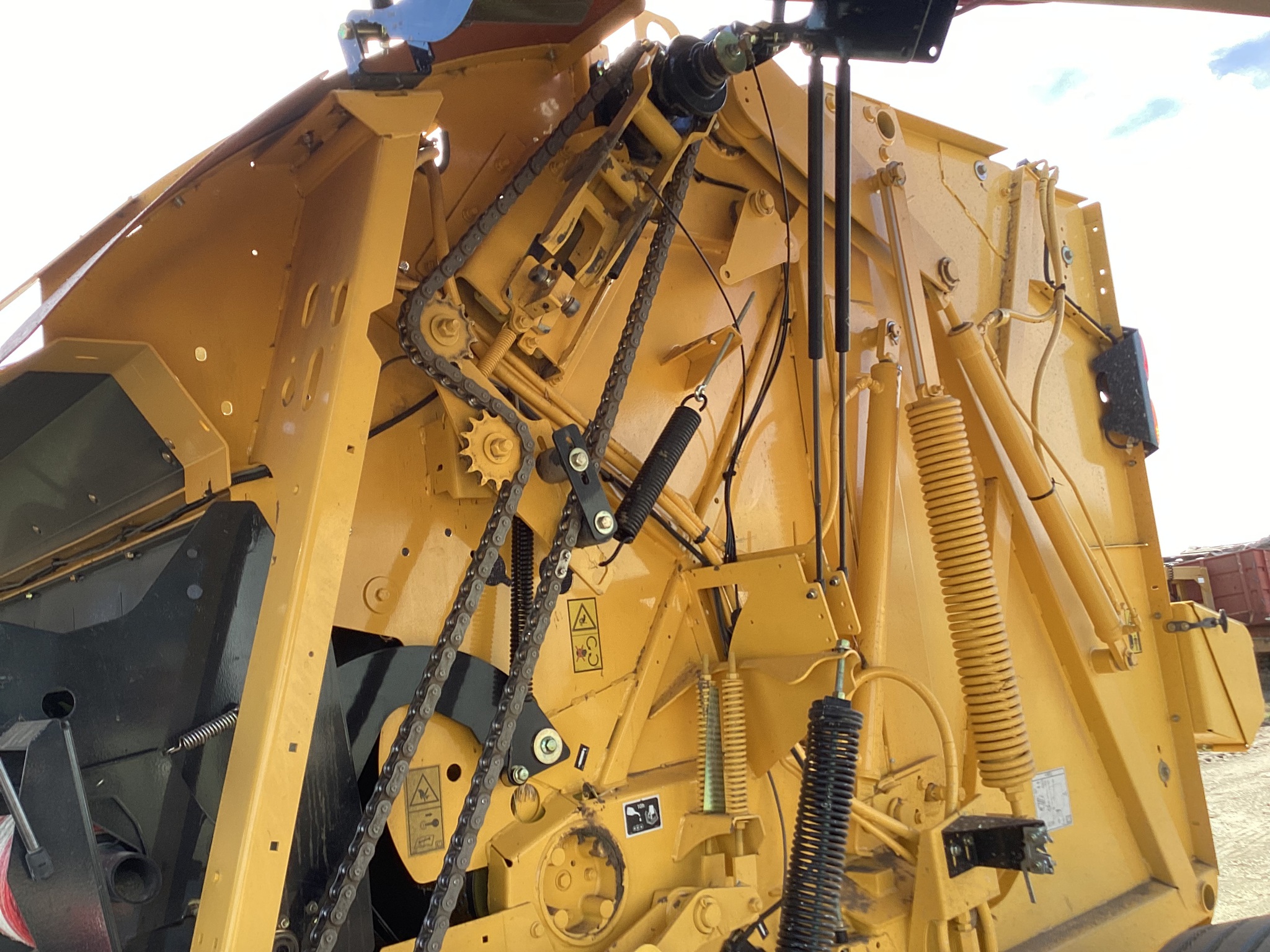 2024 New Holland Rollbelt 560 Image 5