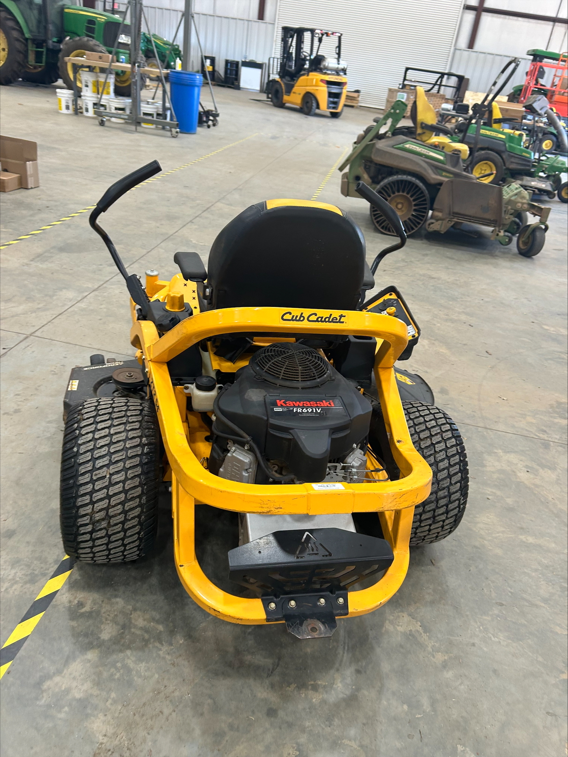 2019 Cub Cadet ZT2 Image 1