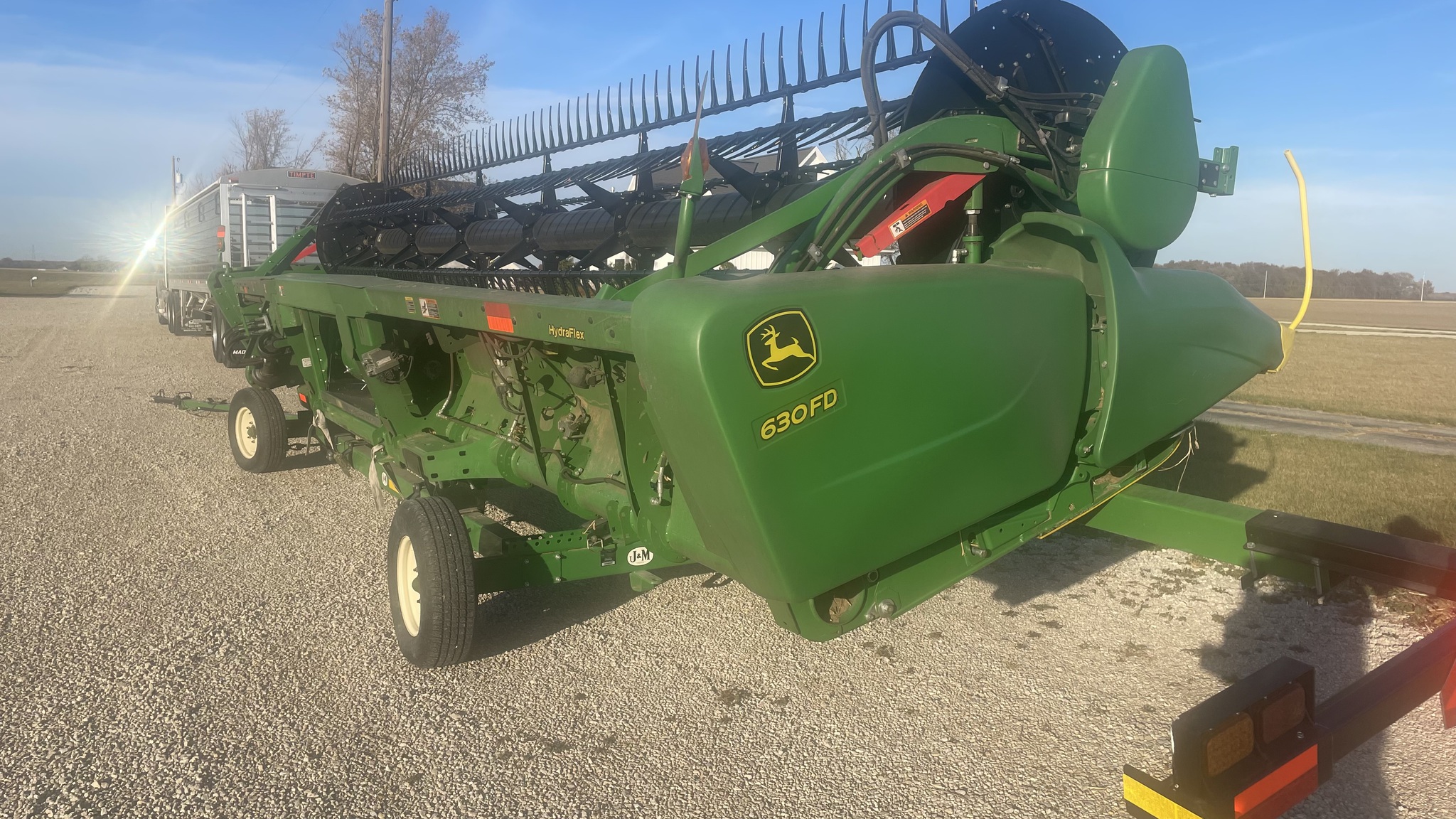 2016 John Deere 630FD Image 1