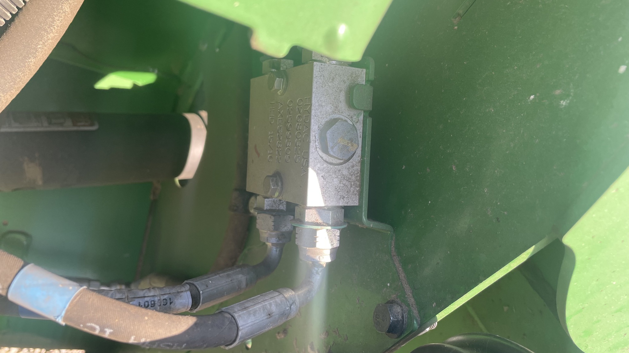 2016 John Deere 630FD Image 10