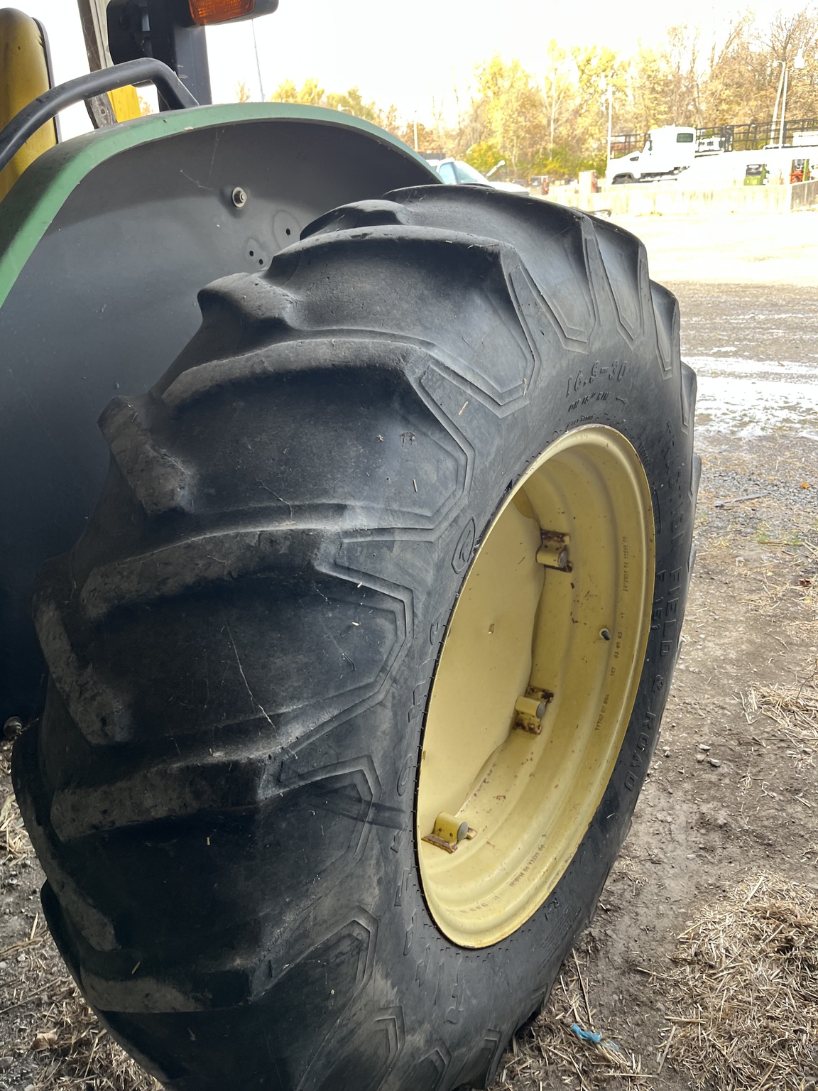 2001 John Deere 5410 Image 10