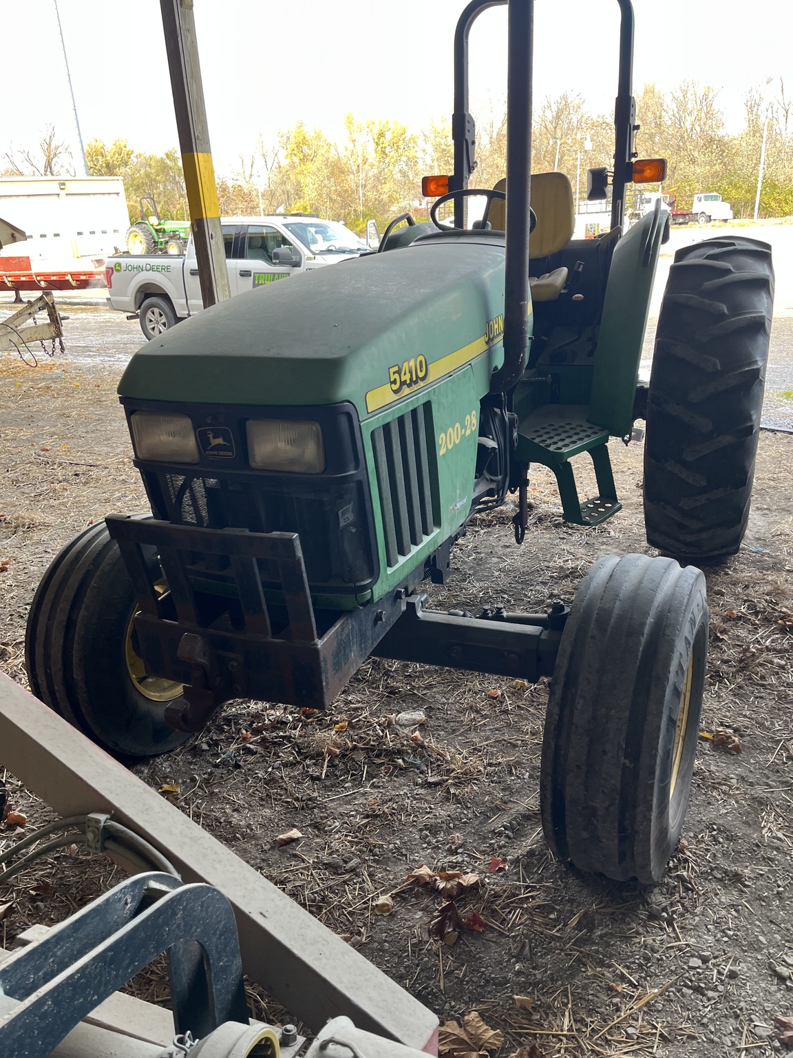 2001 John Deere 5410 Image 2